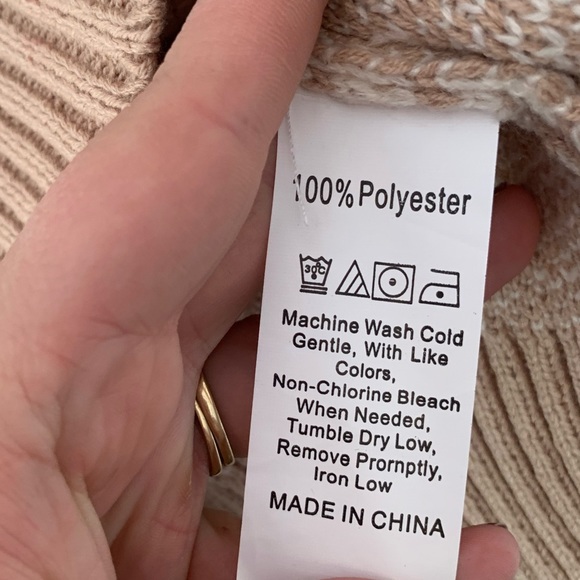 Neutral Sweater Vest PTP 23 1/2 Inches - Picture 4 of 4